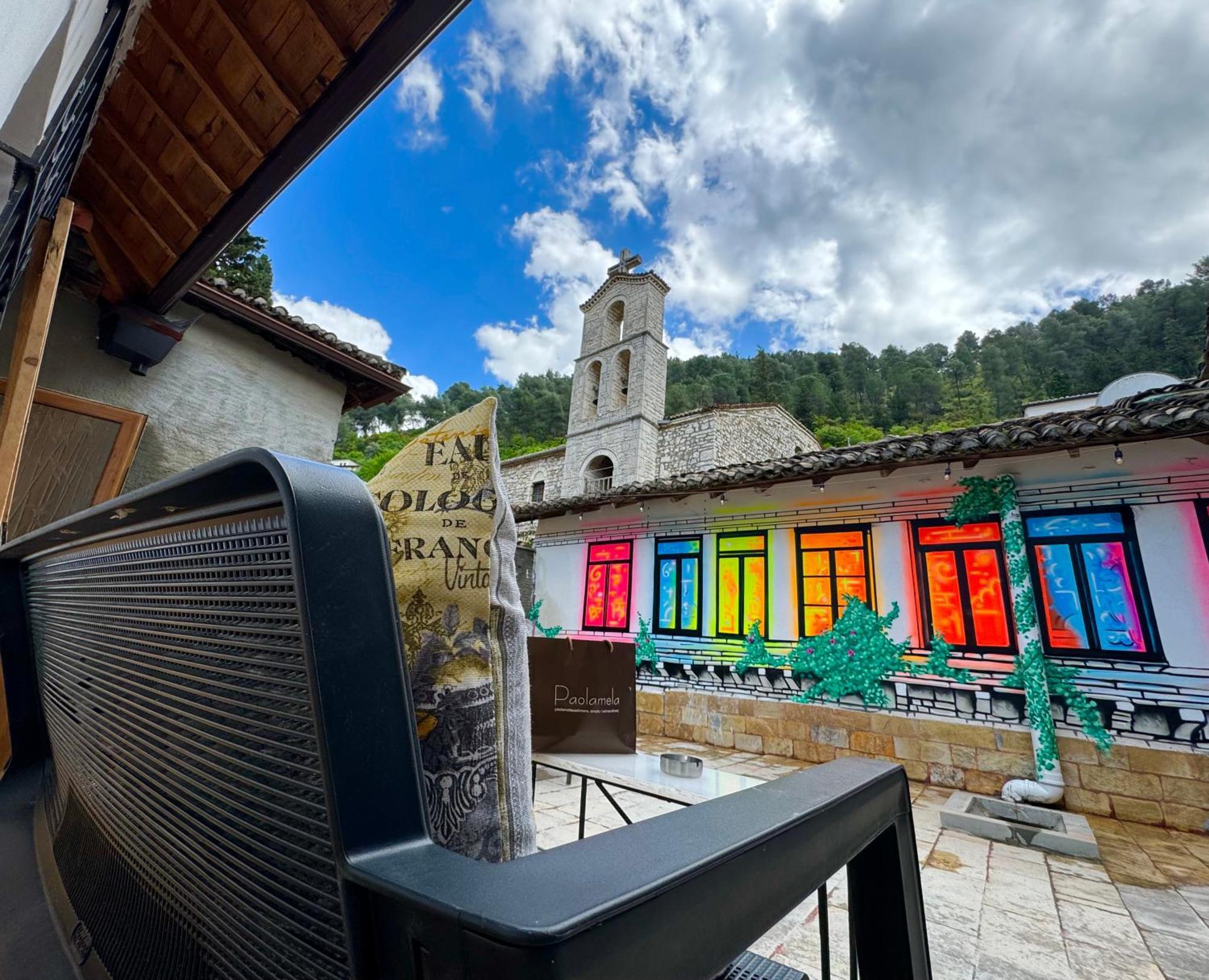 Helin'S Hostel By Backpackers เบราท ภายนอก รูปภาพ